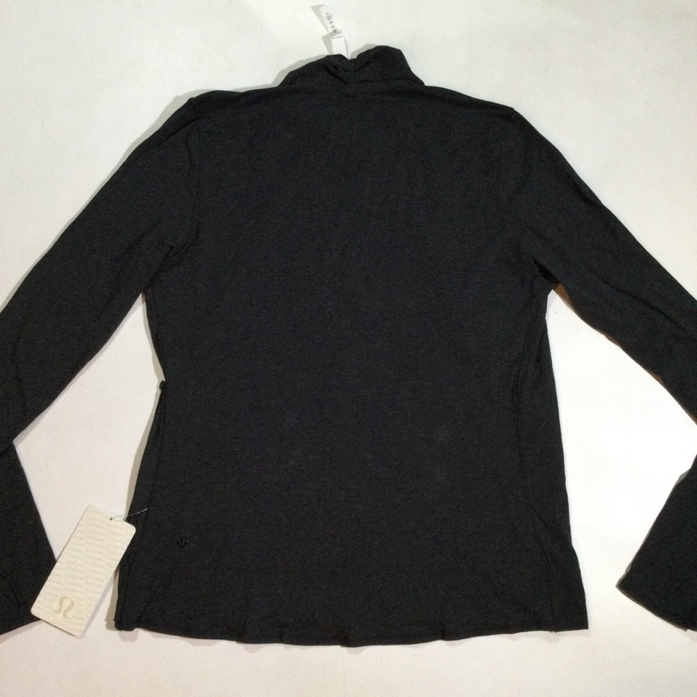 Lululemon Size 10 Radiant Long Sleeve Pullover - Picture 7 of 13